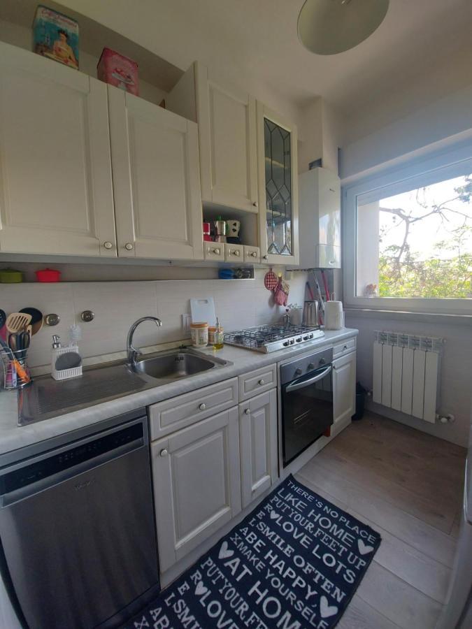 La Pineta - Delightful Small Apartment Near The City Center L'Aquila Eksteriør billede